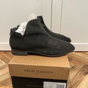 NIB Kelsi Dagger size 8.5 charcoal gray suede bootie